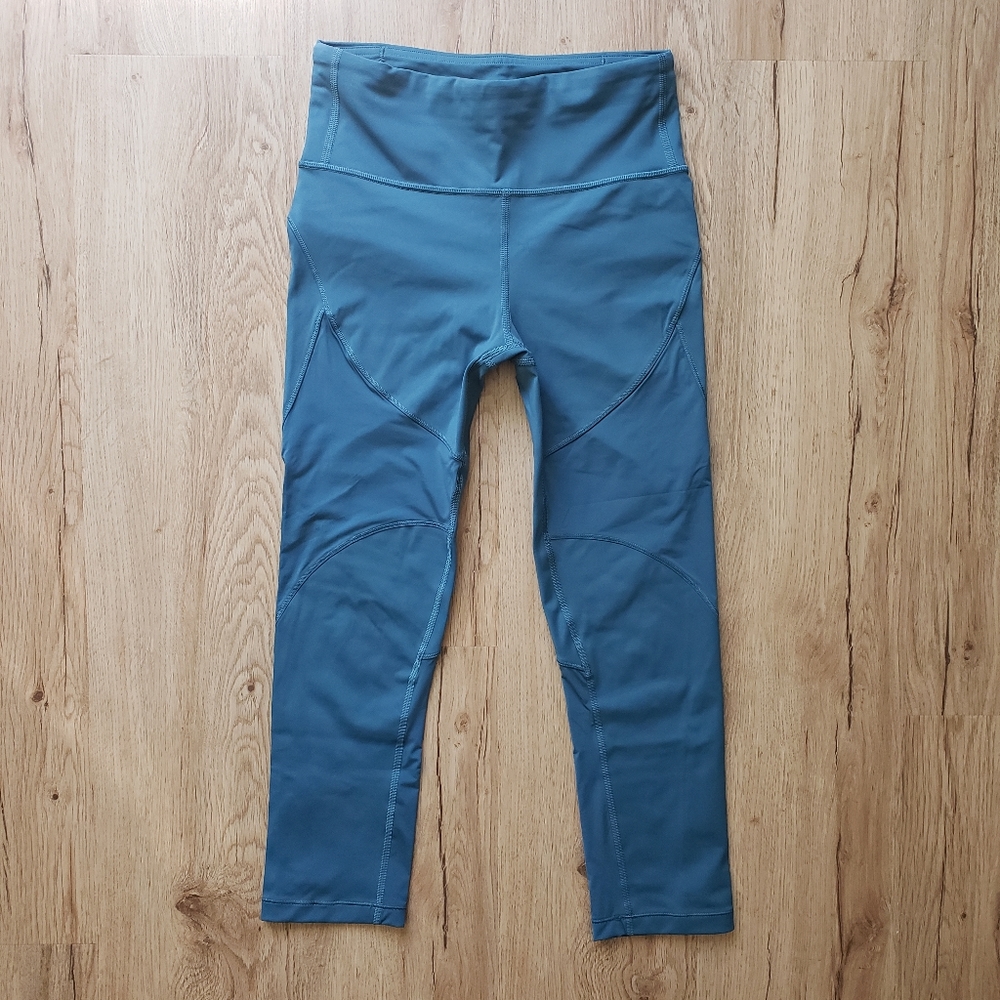 Lululemon Hot Pursuit High-Rise Crop
